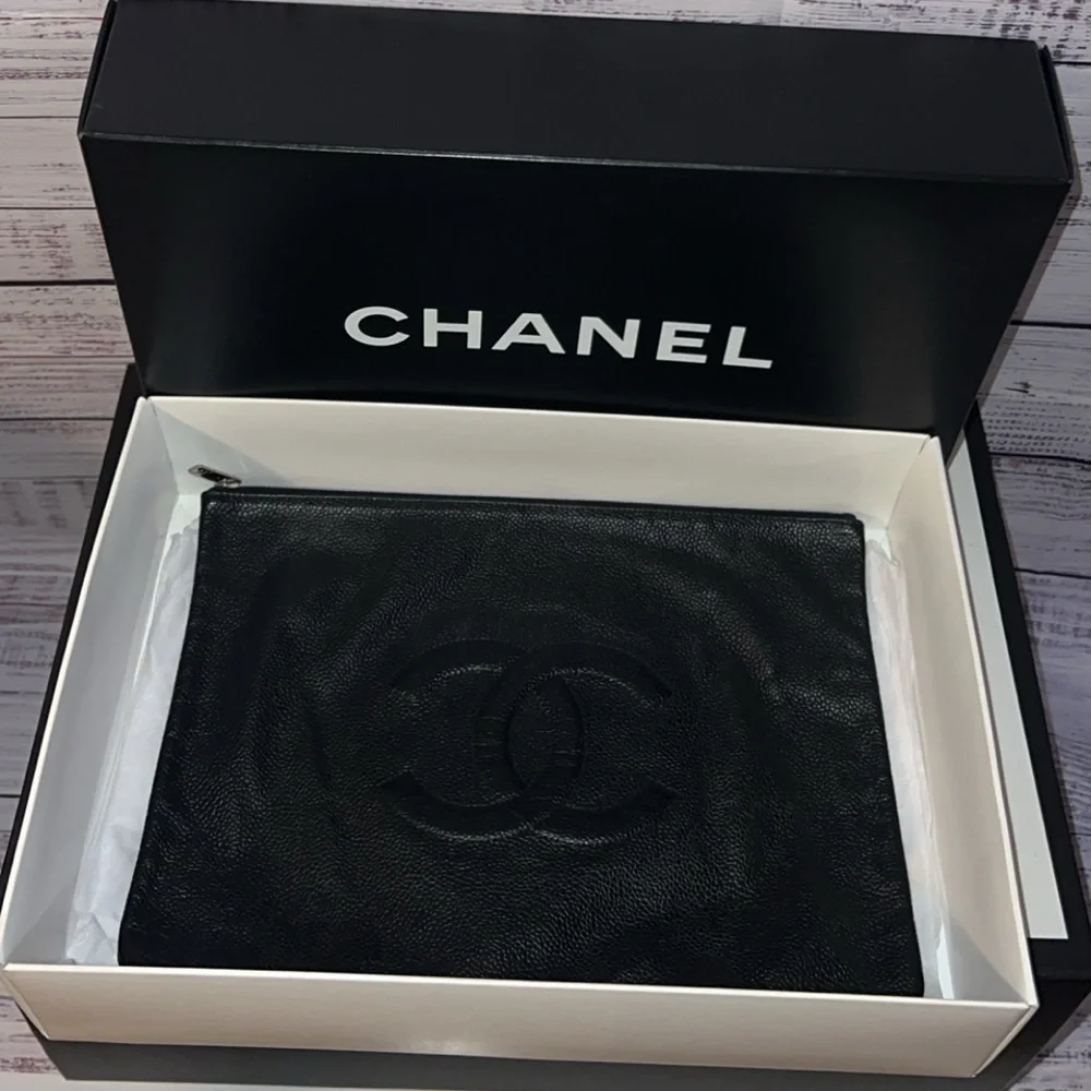 Chanel Caviar Timeless CC Vintage Pouch Clutch